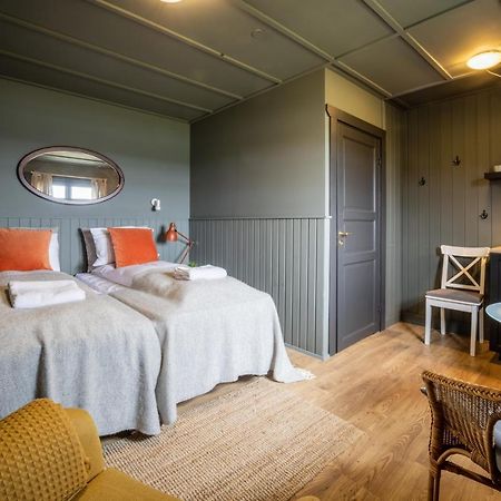 Riverfront Lodge Хелла Экстерьер фото