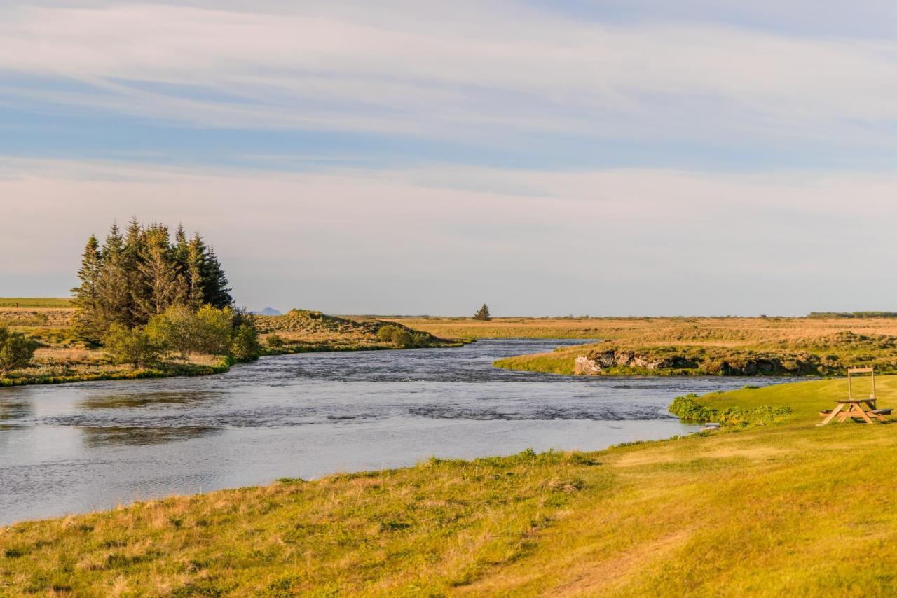 Riverfront Lodge Хелла Экстерьер фото