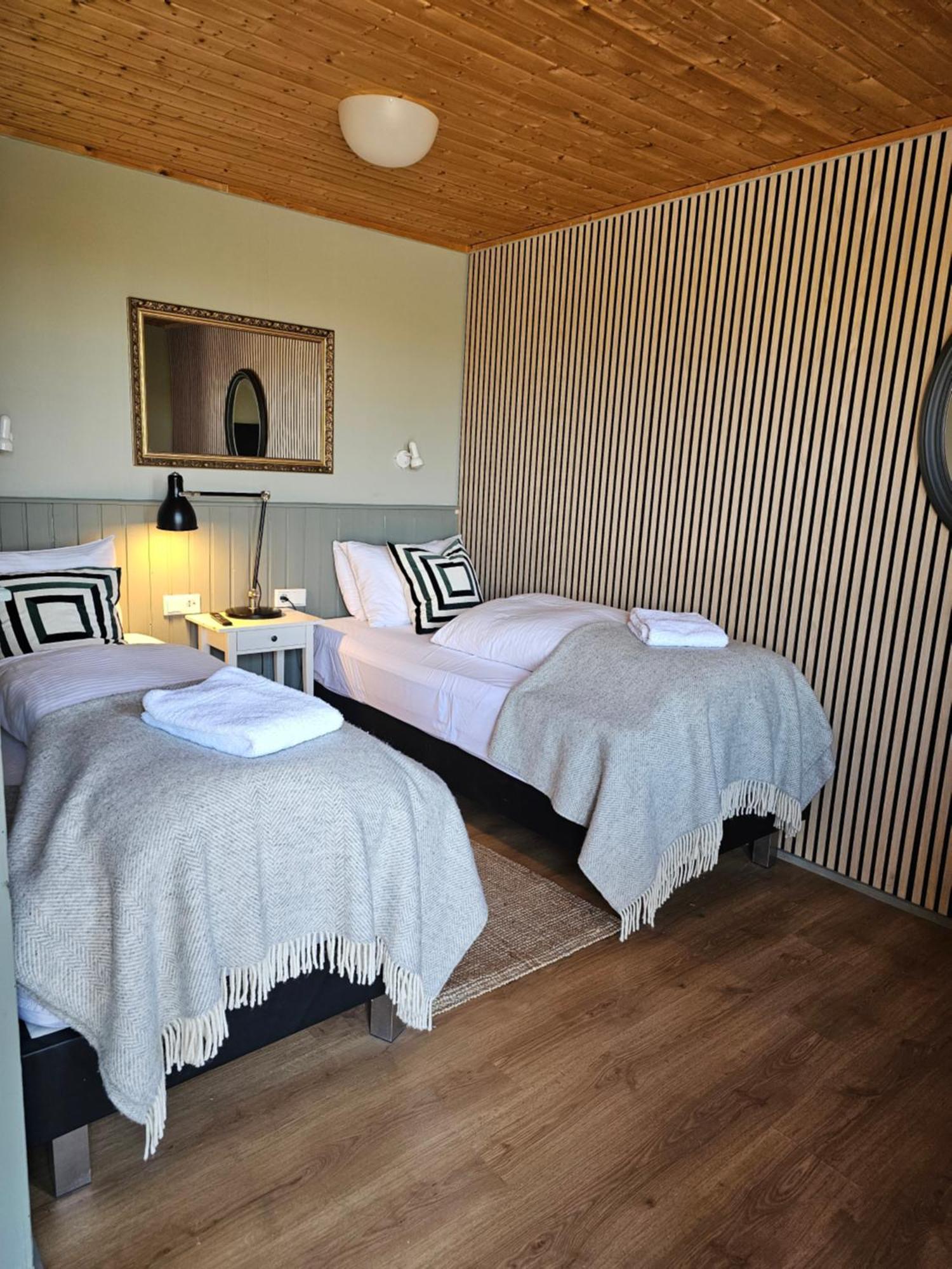 Riverfront Lodge Хелла Экстерьер фото