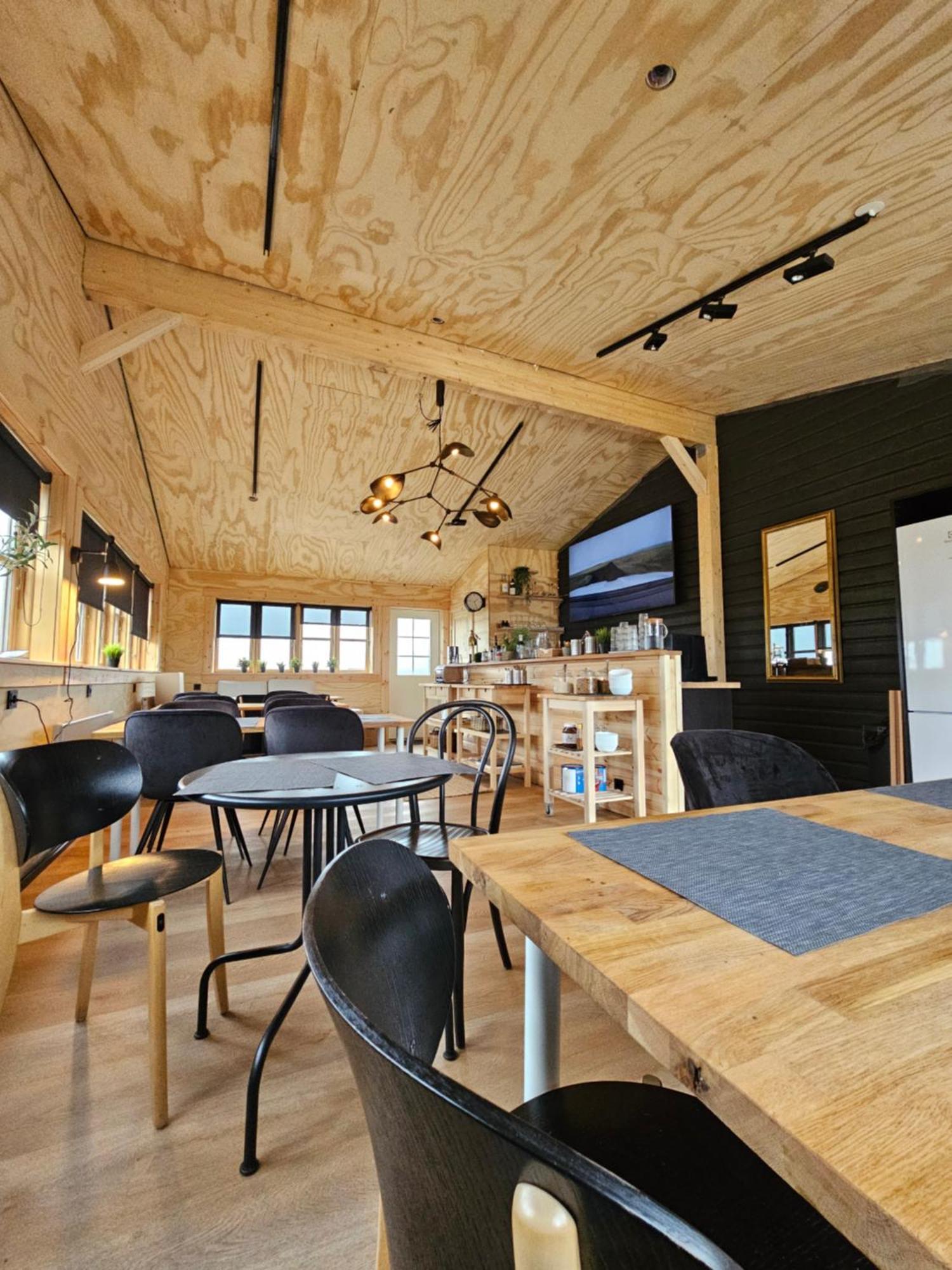 Riverfront Lodge Хелла Экстерьер фото
